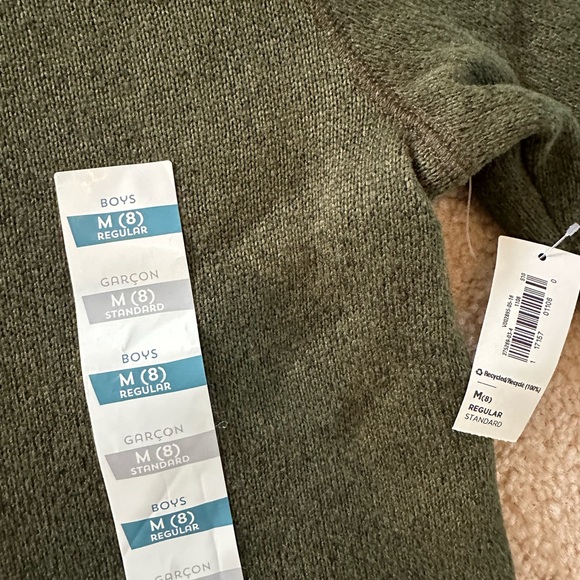 NWT Old Navy Boys sweater. Size M(8). - Picture 3 of 4